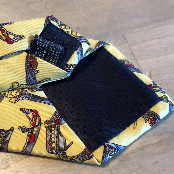 VENEZIA CIT TA’D’ARTE mens tie Gondola boats Made in Italy 100% Silk Gold Gray - Picture 12 of 13